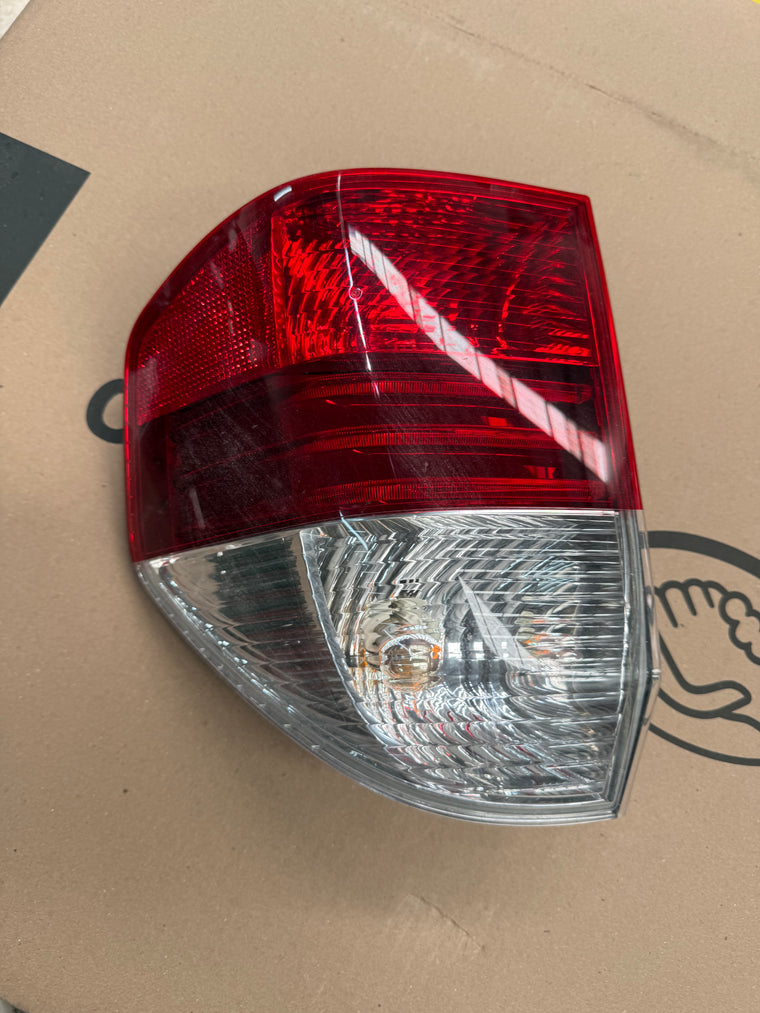 2009 BMW X3 luz trasera exterior derecha