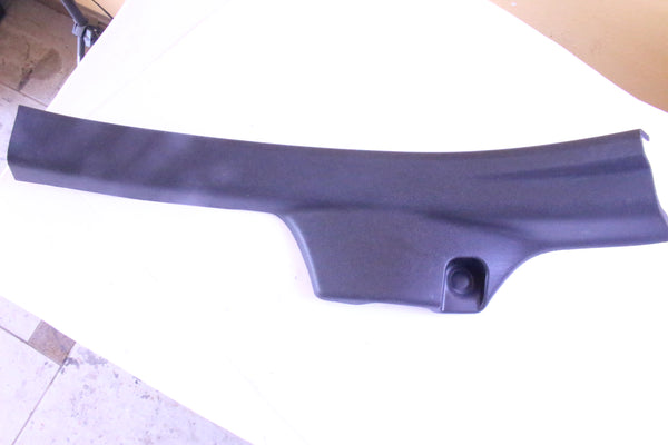 Pisa alfombras trasero derecho  Nissan versa sedan 2012 al 2019 y vdrive