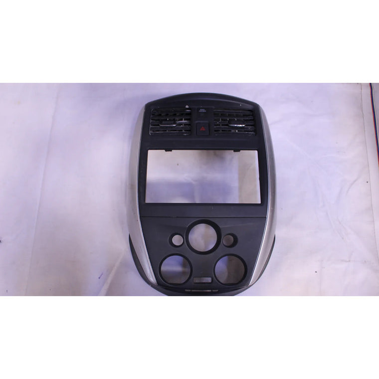 Bicel Central Tablero Panel  Nissan Versa Active 2015-19 Negro