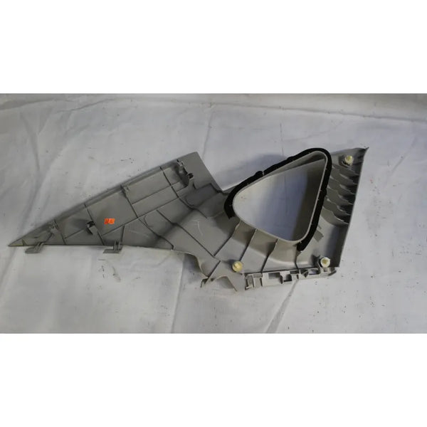 Moldura Poste Trasero Derecho Nissan Sentra 12-19 Gris