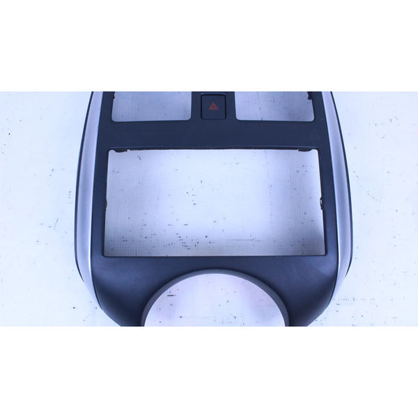Bicel Tablero Central Panel  Nissan Versa 2012-19 Gris