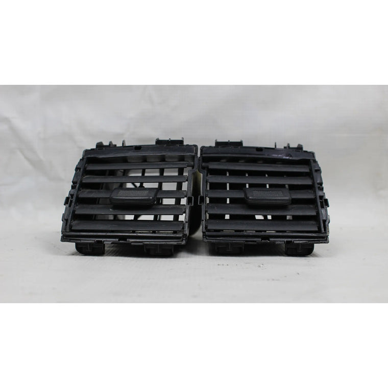 Par De Rejillas De Ventilacion Nissan Versa 2012-2019