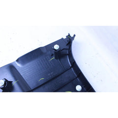 Cubre Poste Central Derecho Nissan Sentra 2014-2019 Negro