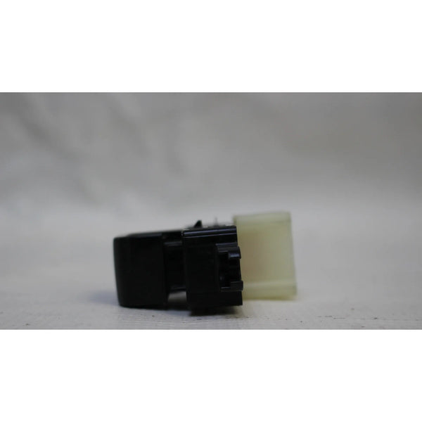 Boton Interruptor Vidrio Pasajeros  Versa 12-19