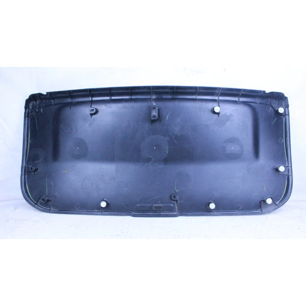 Moldura Porton De Cajuela Nissan Versa 12-19 Negro