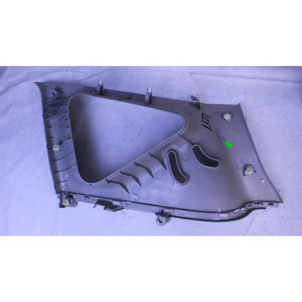 Moldura Poste Trasero Izquierdo Nissan Note 14-19 Gris