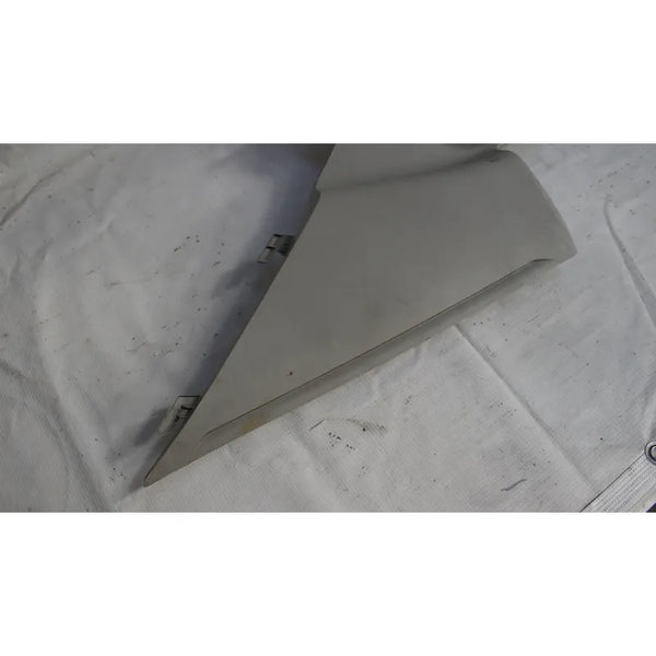 Moldura Poste Trasero Derecho Nissan Sentra 12-19 Gris