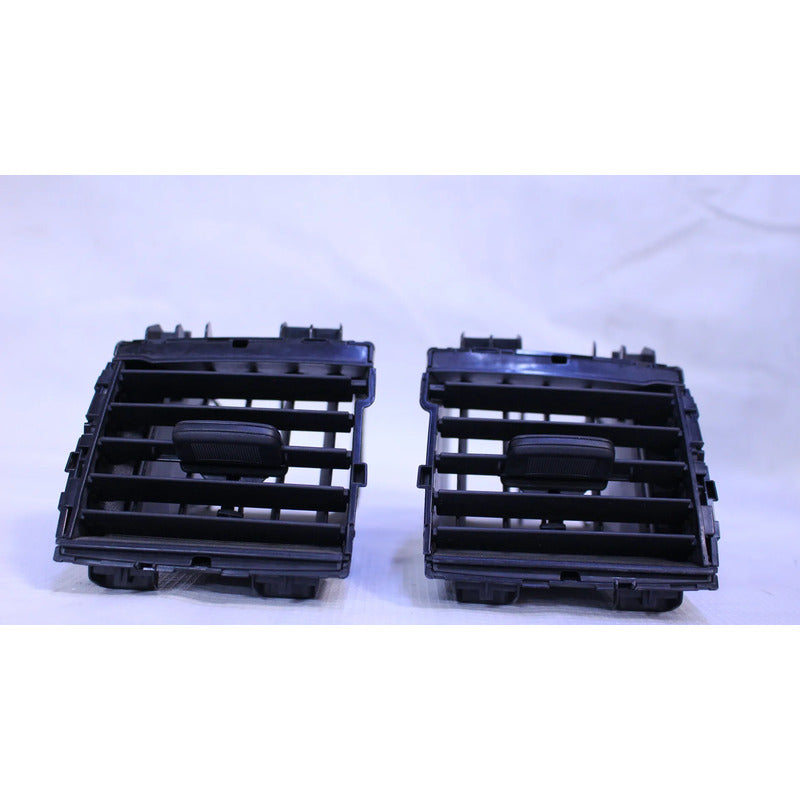 Par De Rejillas De Ventilacion Nissan Versa 2012-2019