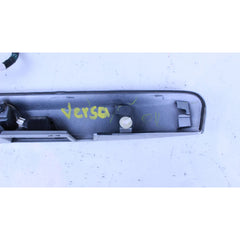 Moldura De Cajuela Nissan Versa 12-19 Blanco