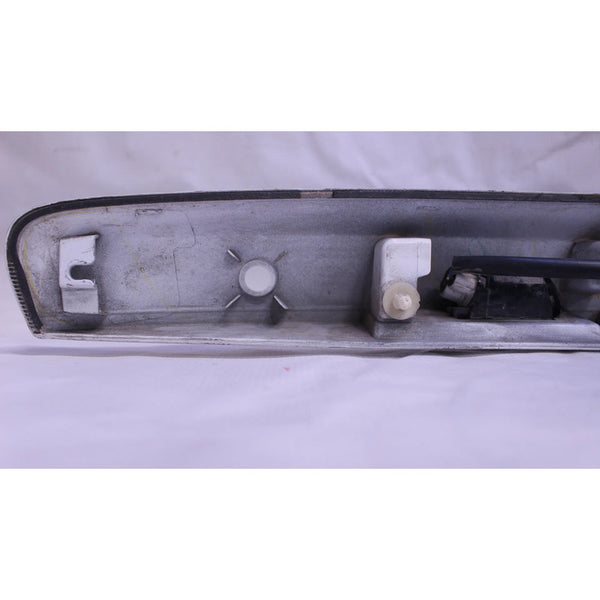 Moldura Tapa Cajuela Nissan Versa 2012-19 Blanco