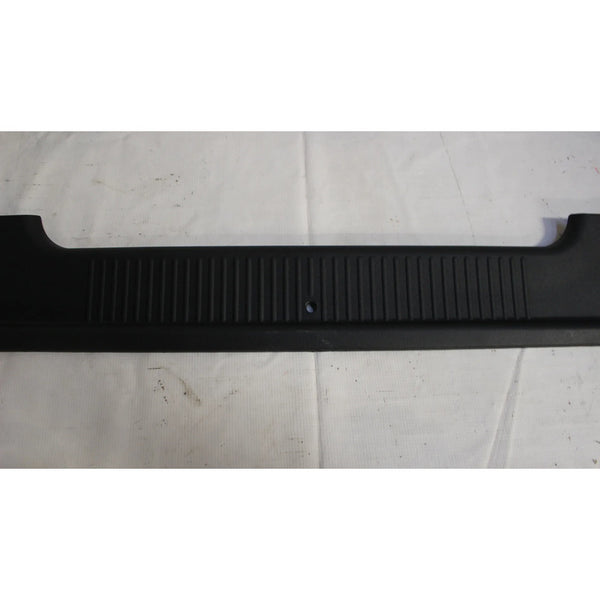 Moldura Para Respaldo Asientos Traseros Versa 15-19 Orig Negro