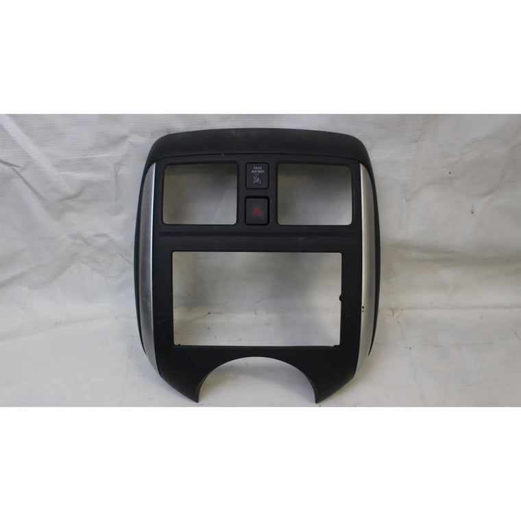 Bicel Central Tablero Panel  Nissan Versa Active 2015-19 Ng