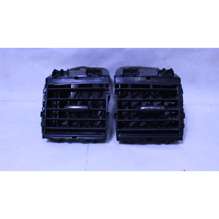 Par De Rejillas De Ventilacion Nissan Versa 2012-2019