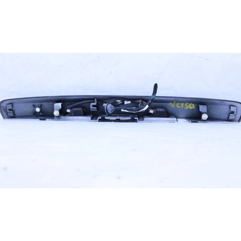 Moldura De Cajuela Nissan Versa 12-19 Blanco