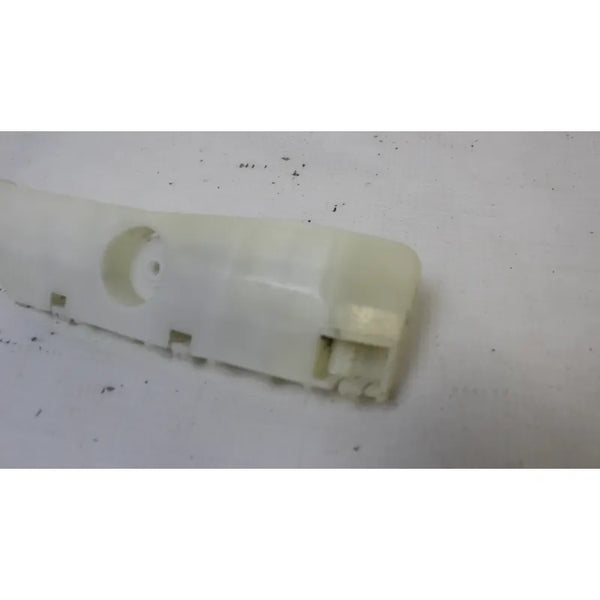 Guia Corta Izquierda Fascia Trasera Nissan Versa 2012-2018