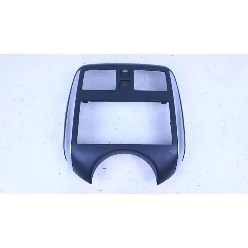 Bicel Tablero Central Panel  Nissan Versa 2012-19 Gris