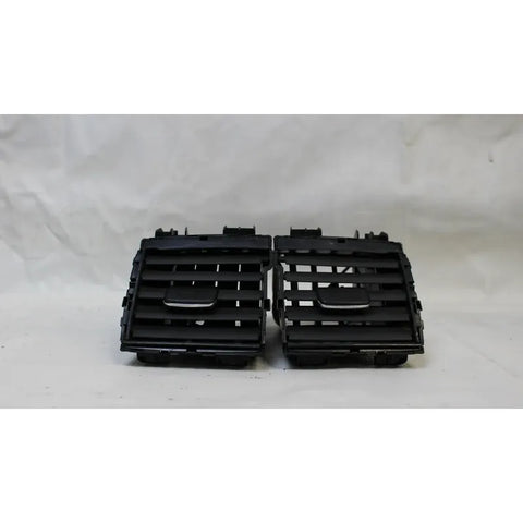 Par De Rejillas De Ventilacion Nissan Versa 2012-2019