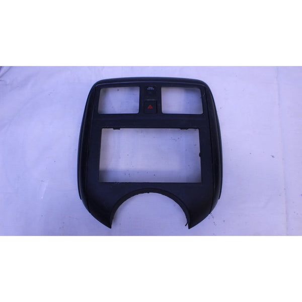 Bicel Tablero Central Panel  Nissan Versa Active 2015-19 1.6 Ngr