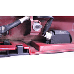 Moldura Tapa Cajuela Nissan Versa 2012-2019 Rojo