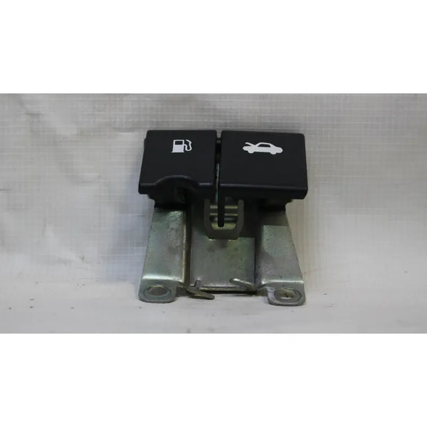 Palanca Cofre Gasolina Original Nissan Versa 2012-2019