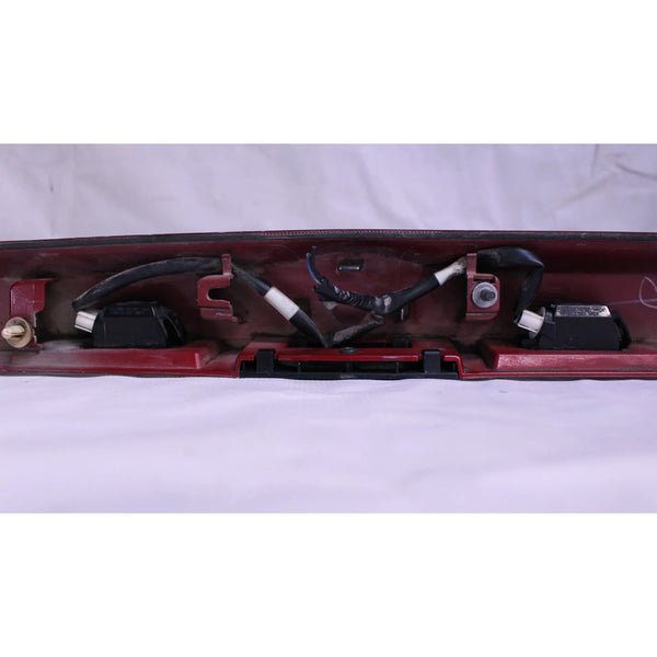 Moldura Tapa Cajuela Nissan Versa 2012-2019 Rojo