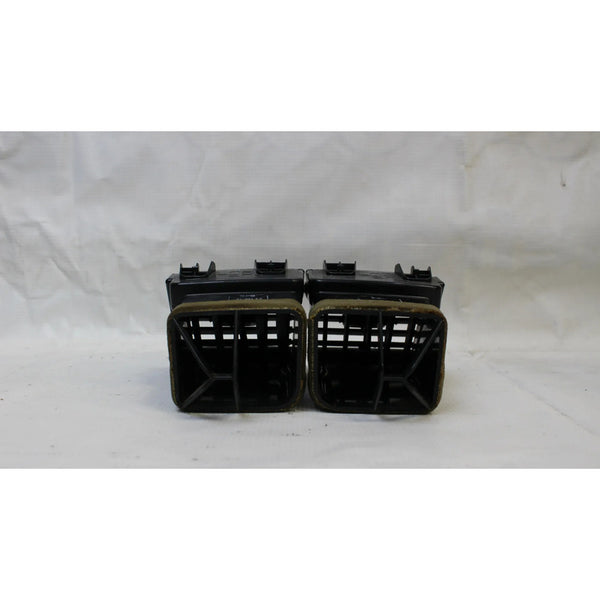 Par De Rejillas De Ventilacion Nissan Versa 2012-2019