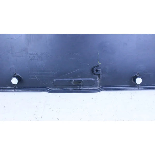Moldura Porton De Cajuela Nissan Versa 12-19 Negro