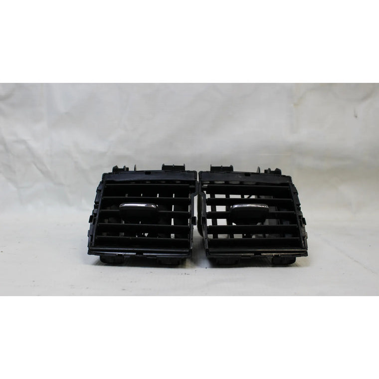 Par De Rejillas De Ventilacion Nissan Versa 2012-2019