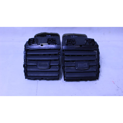 Par De Rejillas De Ventilacion Nissan Versa 2012-2019