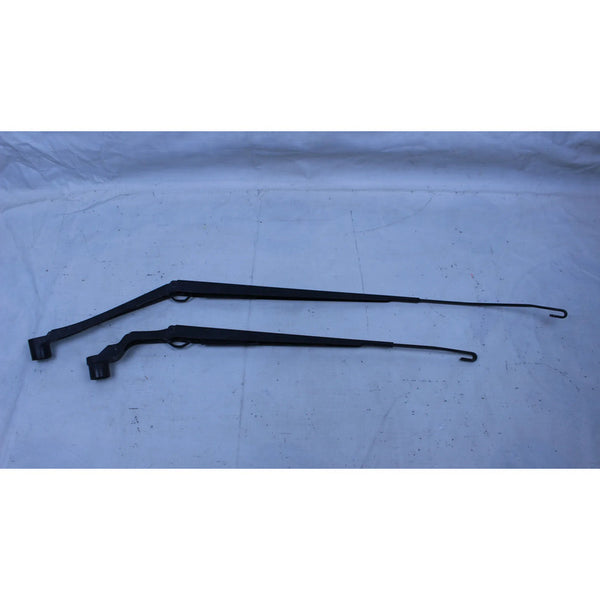 Brazos De Limpiaparabrisas Delantero Nissan Versa Derecho
