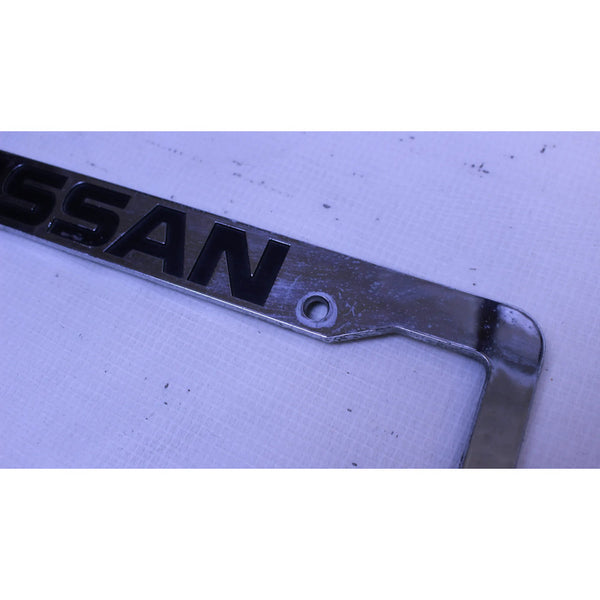 Porta Placas Nissan Gris Versa March Sentra 2012-2019 Gris