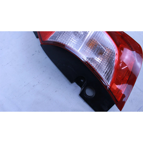 Calavera Note/versa Trasera Derecha 2014-2017 Derecho/pasajero Rojo