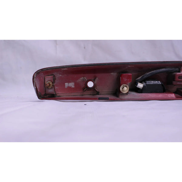 Moldura Tapa Cajuela Nissan Versa 2012-2019 Rojo