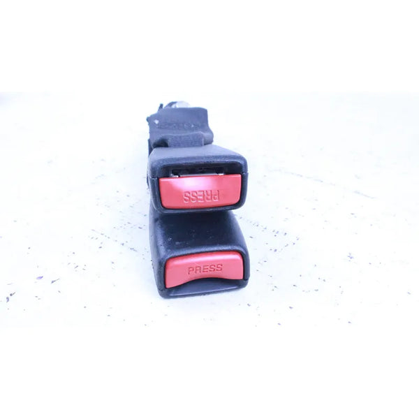 Broche Cinturon Trasero Central Nissan Versa 2012-2019
