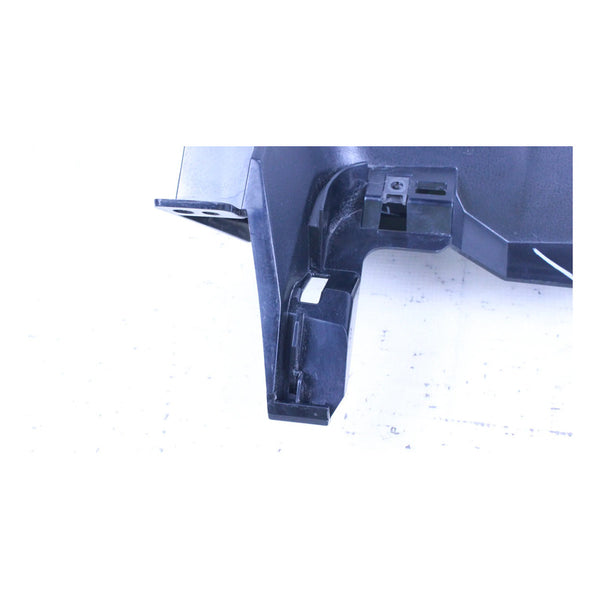 Retenedor De Parachoques Nissan Versa 12-19 Negro