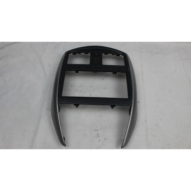 Bicel Tablero Central Panel  Nissan Versa Active 2014-19 Negro Con Detalles Grises