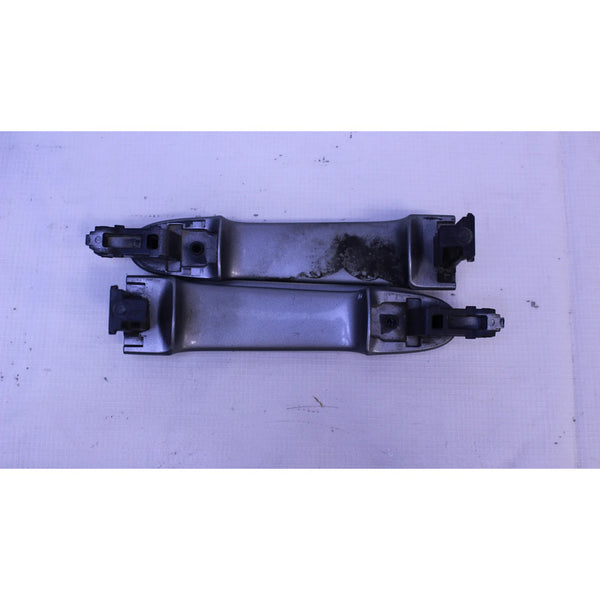 Par De Manijas Puerta Der/izq Nissan Versa 2012-2019 Gris Delantera/trasera