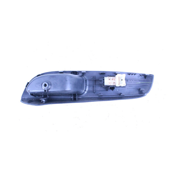 Carcasa Control De Vidrio Trasero Derecho  Versa 12-19