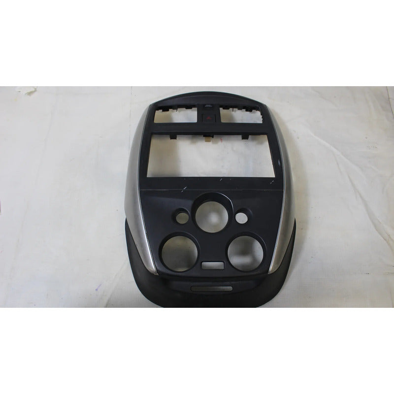 Bicel Tablero Central Panel  Nissan Versa Active 2015-19 1.6 Negro