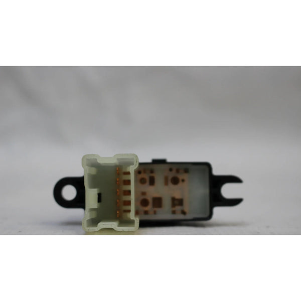 Boton Interruptor Vidrio Pasajeros  Versa 12-19