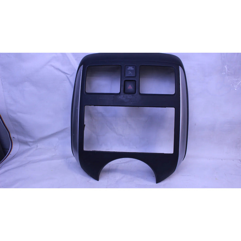 Bicel Tablero Central Panel  Nissan Versa Active 2015-19 1.6 Negr