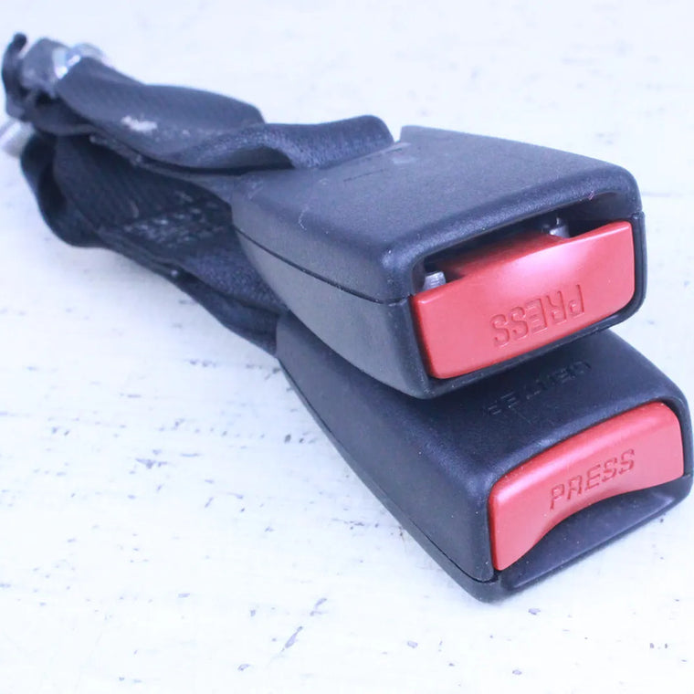 Broche Cinturon Trasero Central Nissan Versa 2012-2019