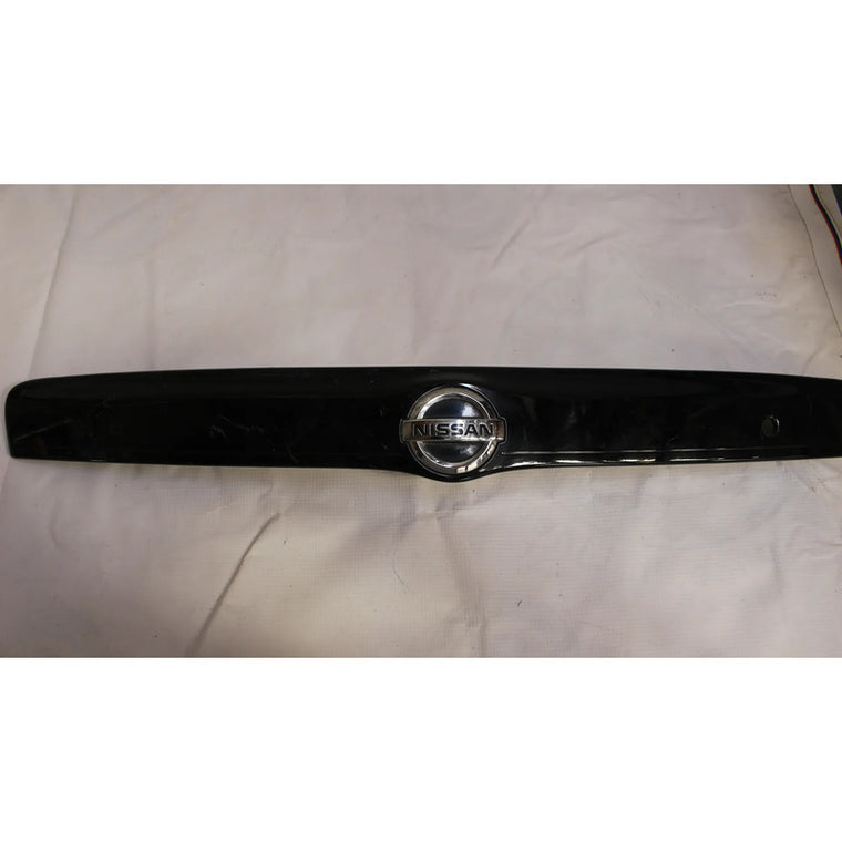 Moldura De Tapa Cajuela Versa V-drive 2012-2019 Negro