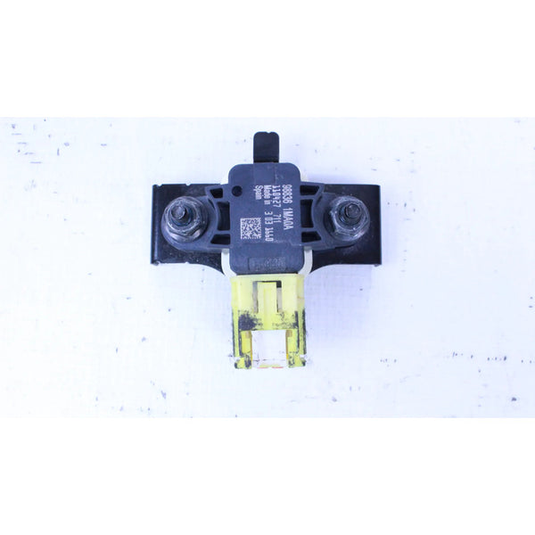 Sensor De Impacto Nissan Versa 2012-2019 Con Arnes Negro