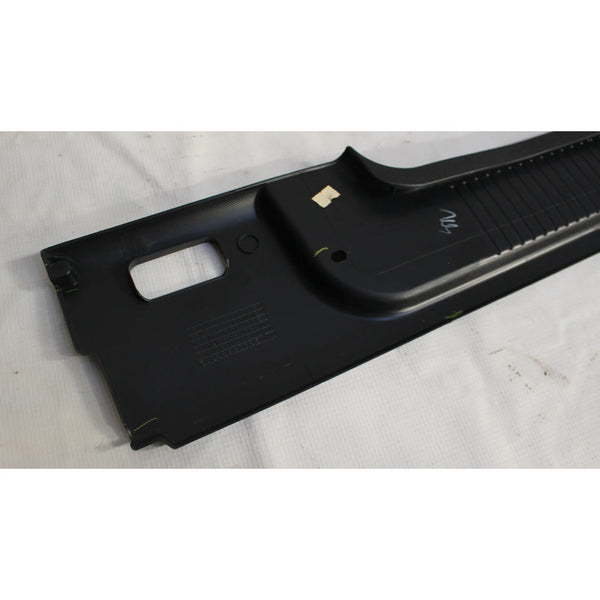 Moldura Para Respaldo Asientos Traseros Versa 15-19 Orig Negro