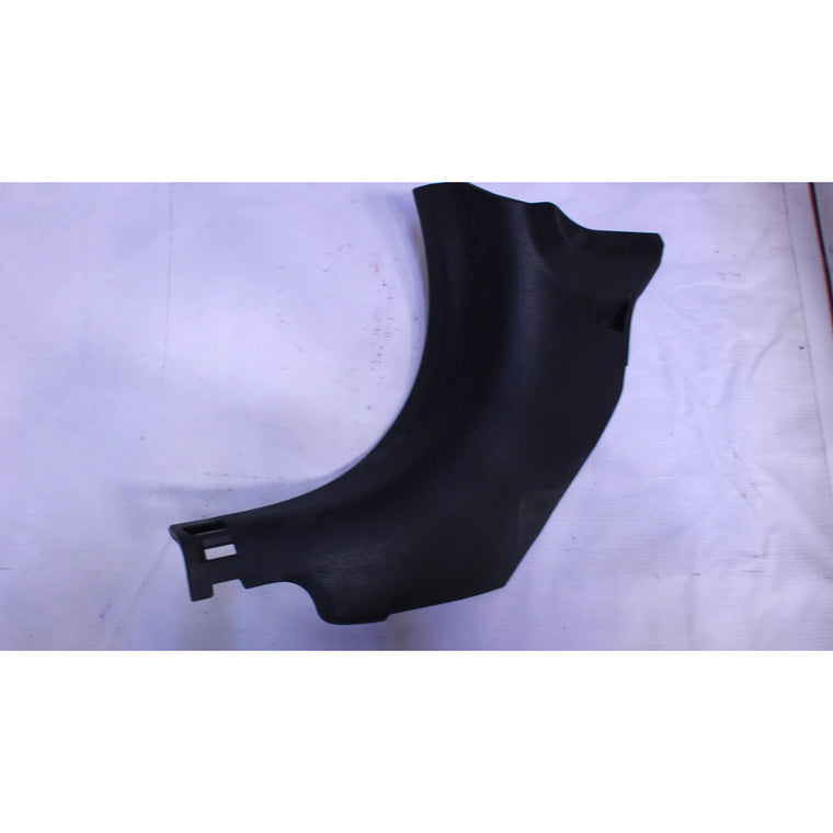 Vista Poste Delantero Izquierdo Versa Sedan 12 Al 19 Y Vdri Negro