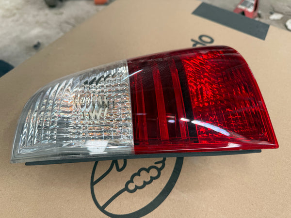 2009 BMW X3 luz trasera exterior derecha
